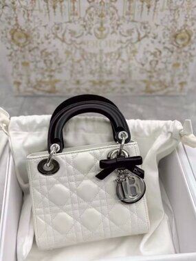Classic DIOR Bag: A Stylish and Versatile Choice for Elegance
